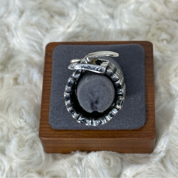 🔥SALE 4/$25 Distressed Silver Tone Buckle Fashion Ring with Stretchy Band - Picture 6 of 8